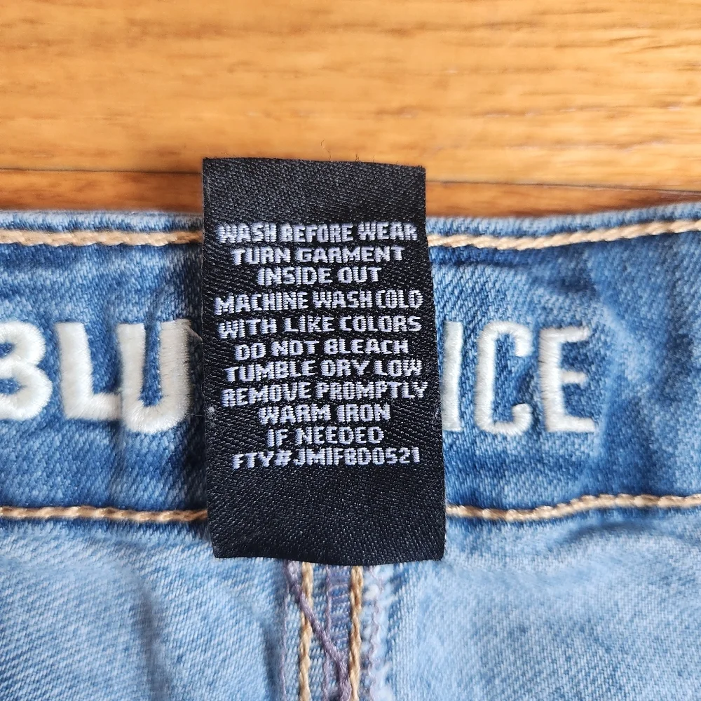 NWT Blue Spice High Waist Mom Shorts Stretch Flex Waistband Distressed - Size 7